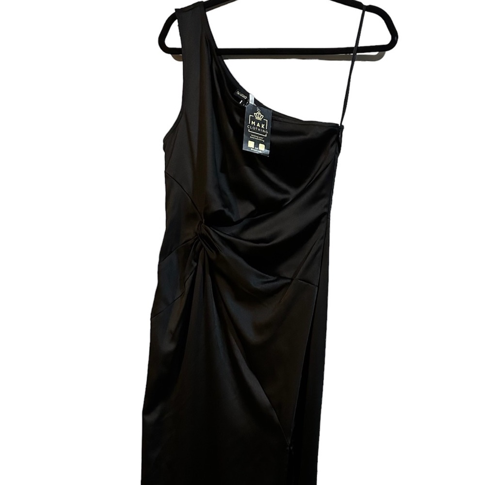 NEW Women’s Black Satin One-Shoulder Special Occasion Dress (Size: Medium)